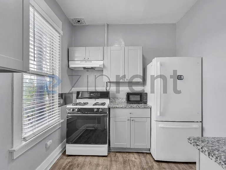 680 14th St #204 — Photo 13