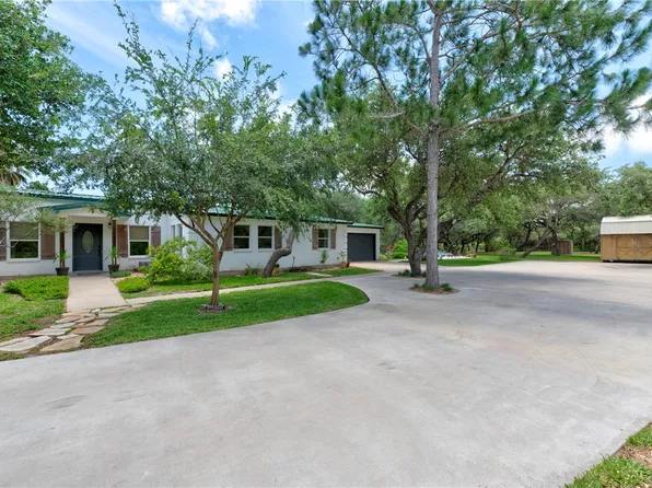 201 W Rhodes Ave, Aransas Pass, TX 78336