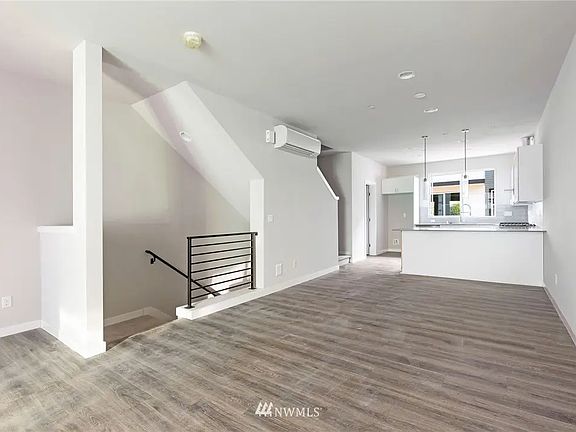 4th image of 2321 N 147th St #D