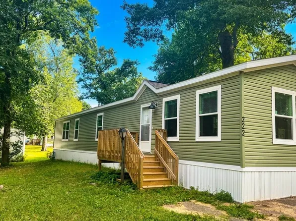 222 Goldenrod Ln E, Altoona, WI 54720