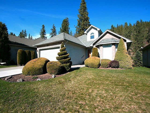1st image of 403 E Bridlewood Ln