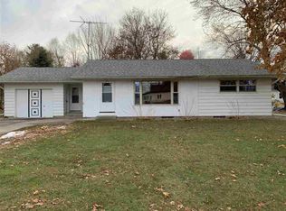 317 E 4th St, Manawa, WI 54949
