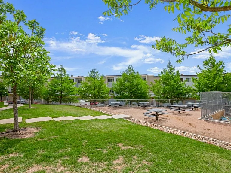 604 N Bluff Dr #115 — Photo 38