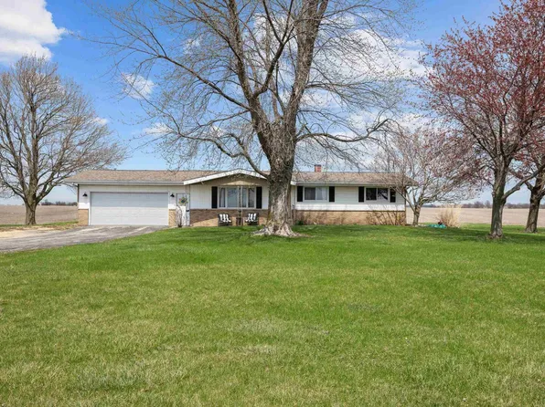 26012 Territorial Rd, Le Claire, IA 52753