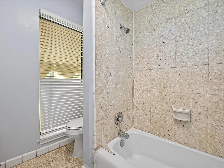 8103 Oak Moss Dr — Photo 45
