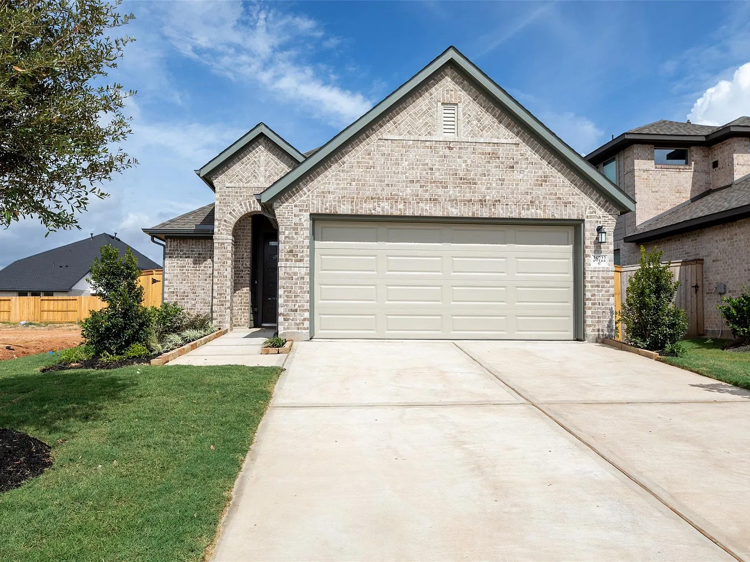 3 bed, $2,500 — Photo 1