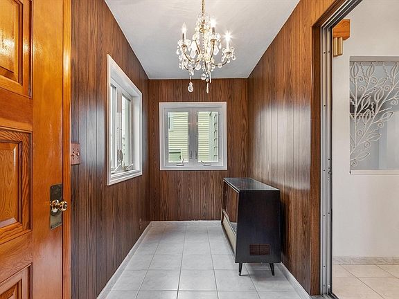 3rd image of 17 Tufts Ave