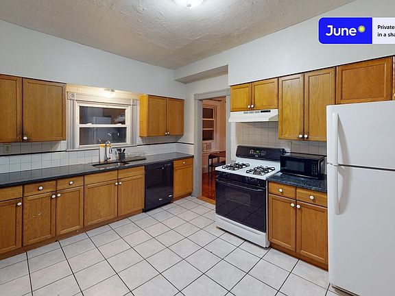 4th image of 34 Coolidge Rd #A
