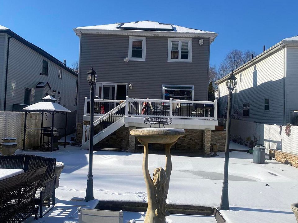 2nd image of 19 Woodrose Ln