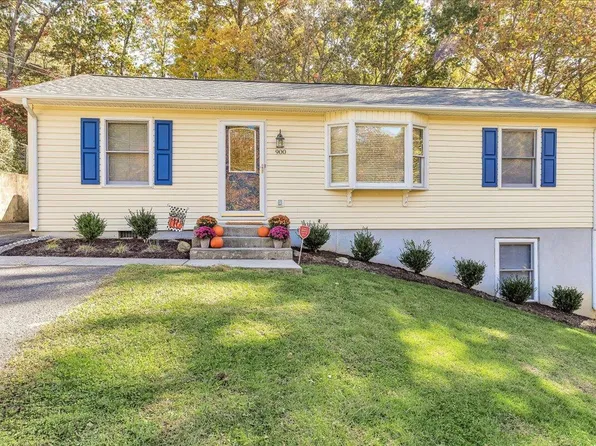 900 Quail Ln, Salem, VA 24153