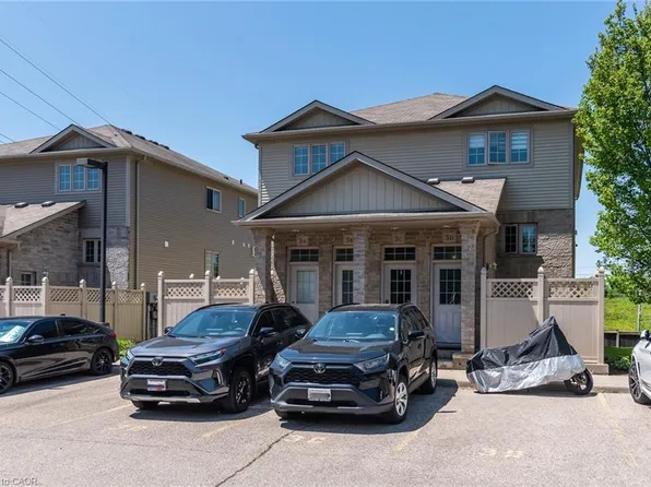 1941 Ottawa St S #3B, Kitchener, ON N2E 0C2