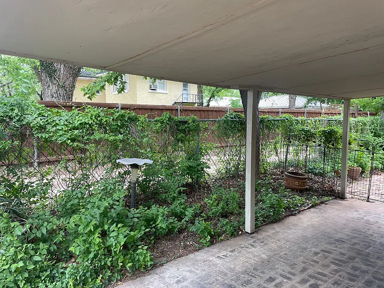725 Elmwood Dr — Photo 16