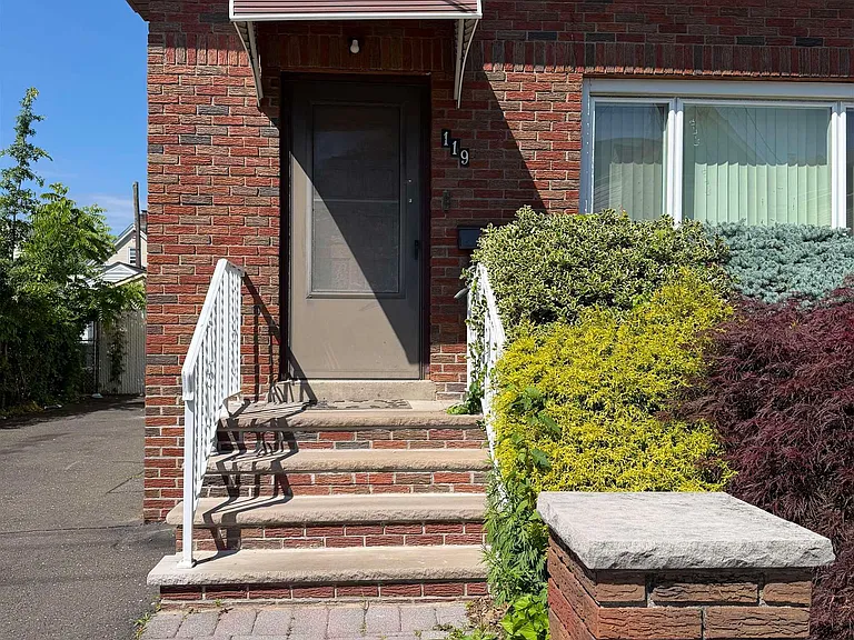 119 Marsellus Pl #2 — Photo 3