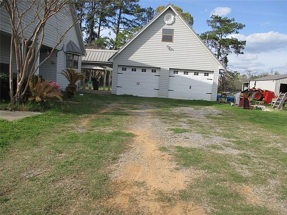 2nd image of 142 Lake Rd