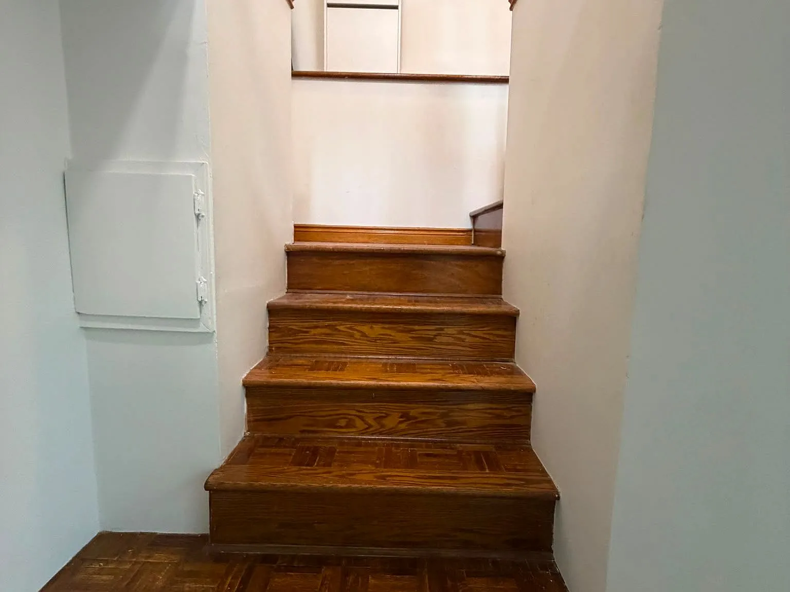 677 Durie St — Photo 2