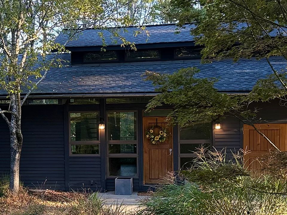 Beautiful Rustic Modern Home on park like property