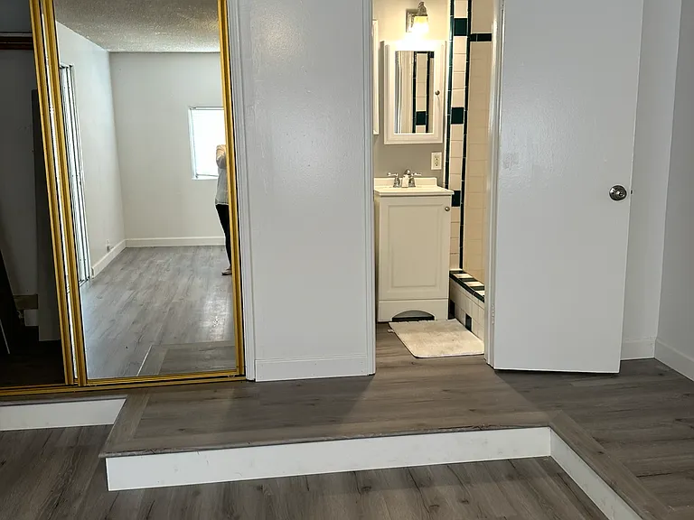 W 134th Pl — Photo 16
