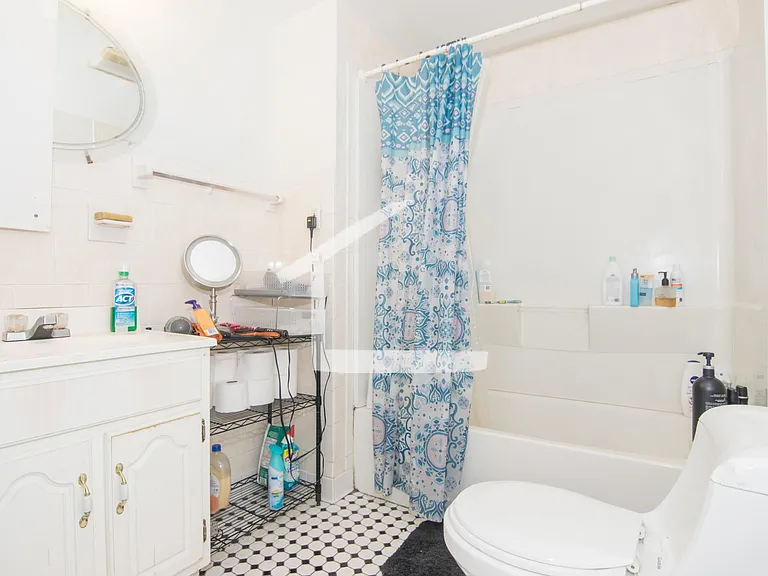 56 Egmont St #1 — Photo 6