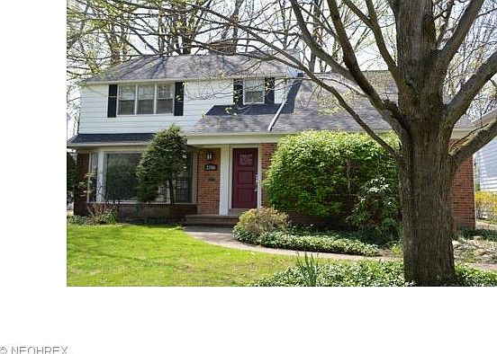 4th image of 23506 Beachwood Blvd