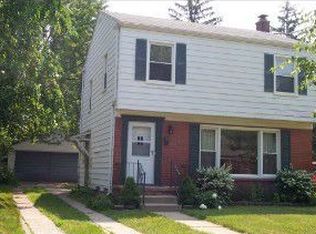 27 Maplefield Rd, Pleasant Ridge, MI 48069