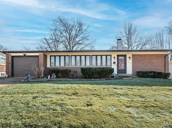 1610 Horseshoe Dr, Florissant, MO 63033
