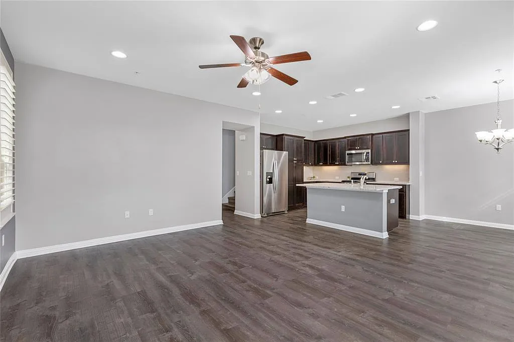 4 bed, 3.0 bath, 2060 sqft, $2,450 — Photo 3