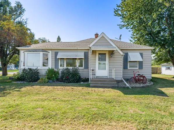 27 Suburban Hts, Milan, IL 61264