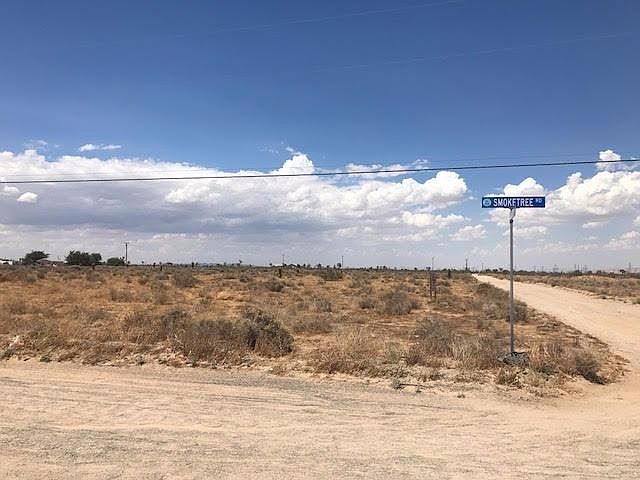 2nd image of Smoke Tree Rd