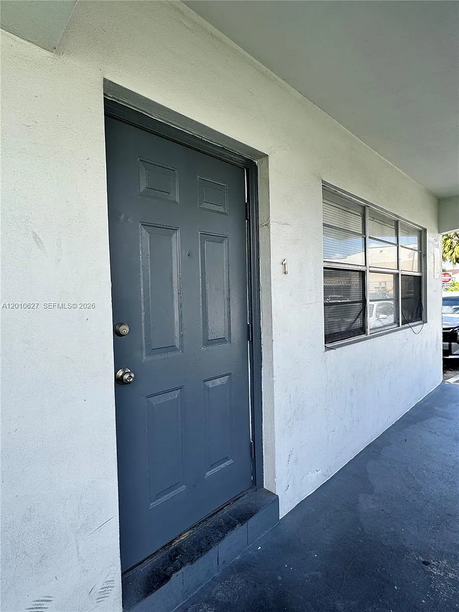 Building Photo - 2300 Pierce St #1