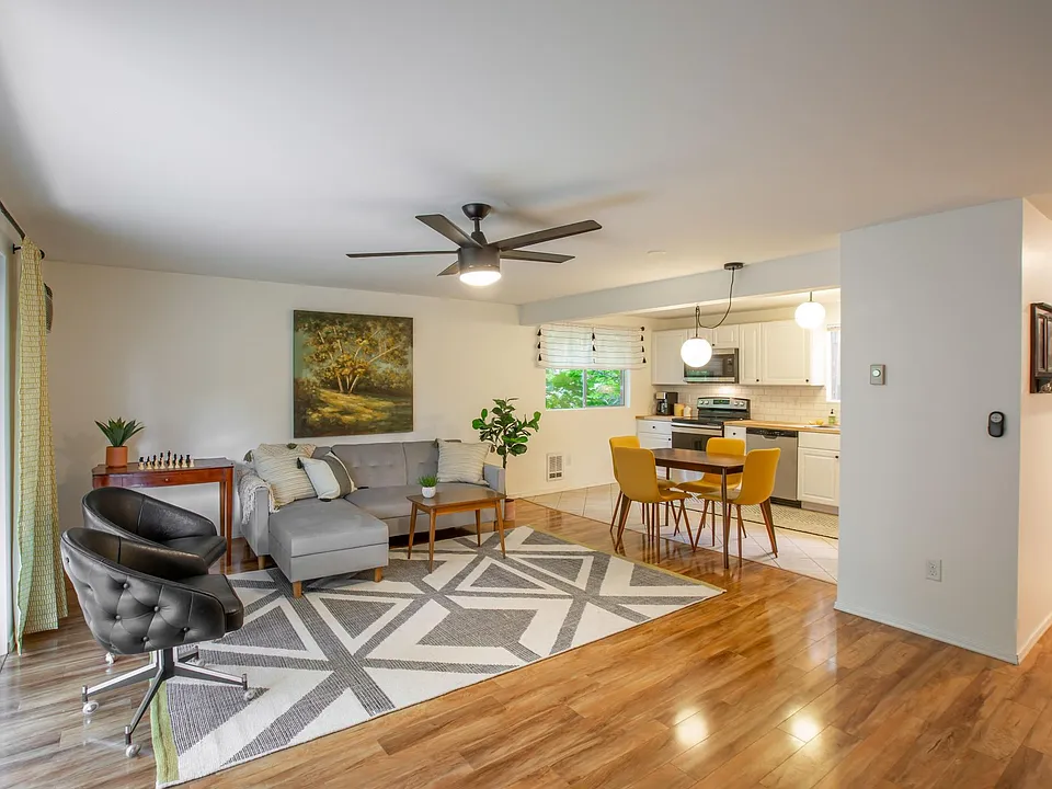 927 E 31st Ave #927