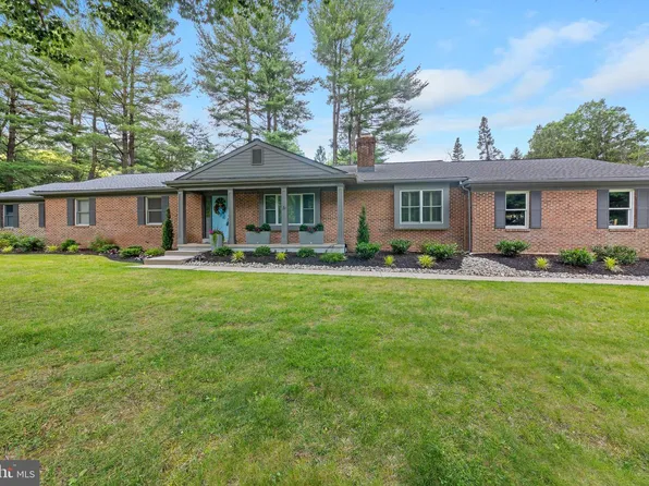 2201 Stackhouse Dr, Yardley, PA 19067