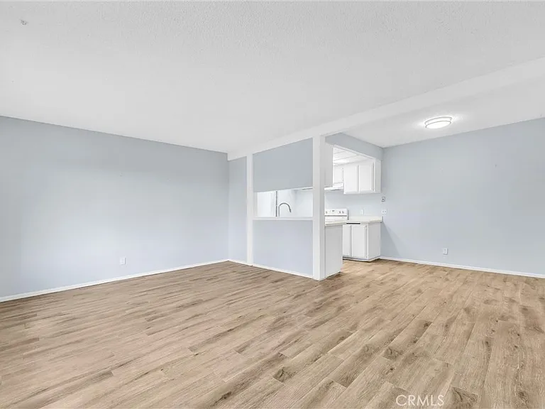1735 E Washington St #B28 — Photo 3