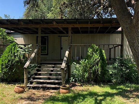 2nd image of 900 Phillip Ln