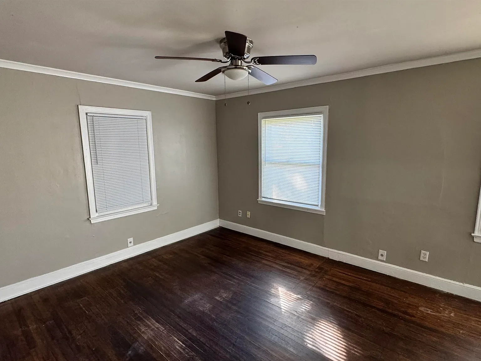 2 bed, 1.0 bath, 1180 sqft, $1,295 — Photo 3