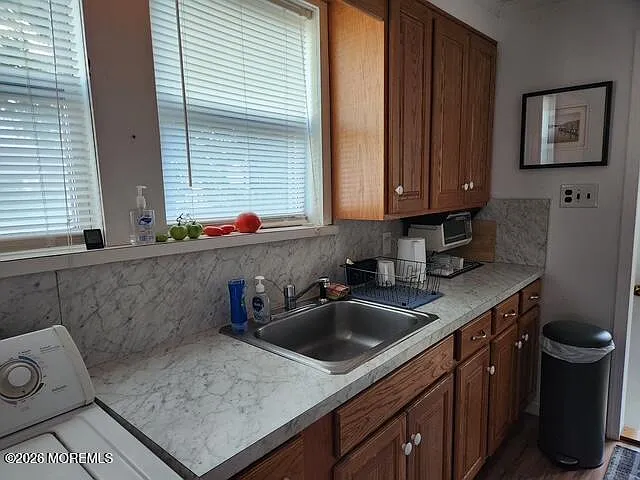 2 bed, 1.5 bath, 2100 sqft, $7,000 — Photo 3