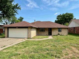 917 E Bradley Ave, Ponca City, OK 74601