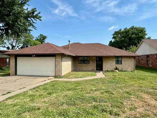 917 E Bradley Ave, Ponca City, OK 74601