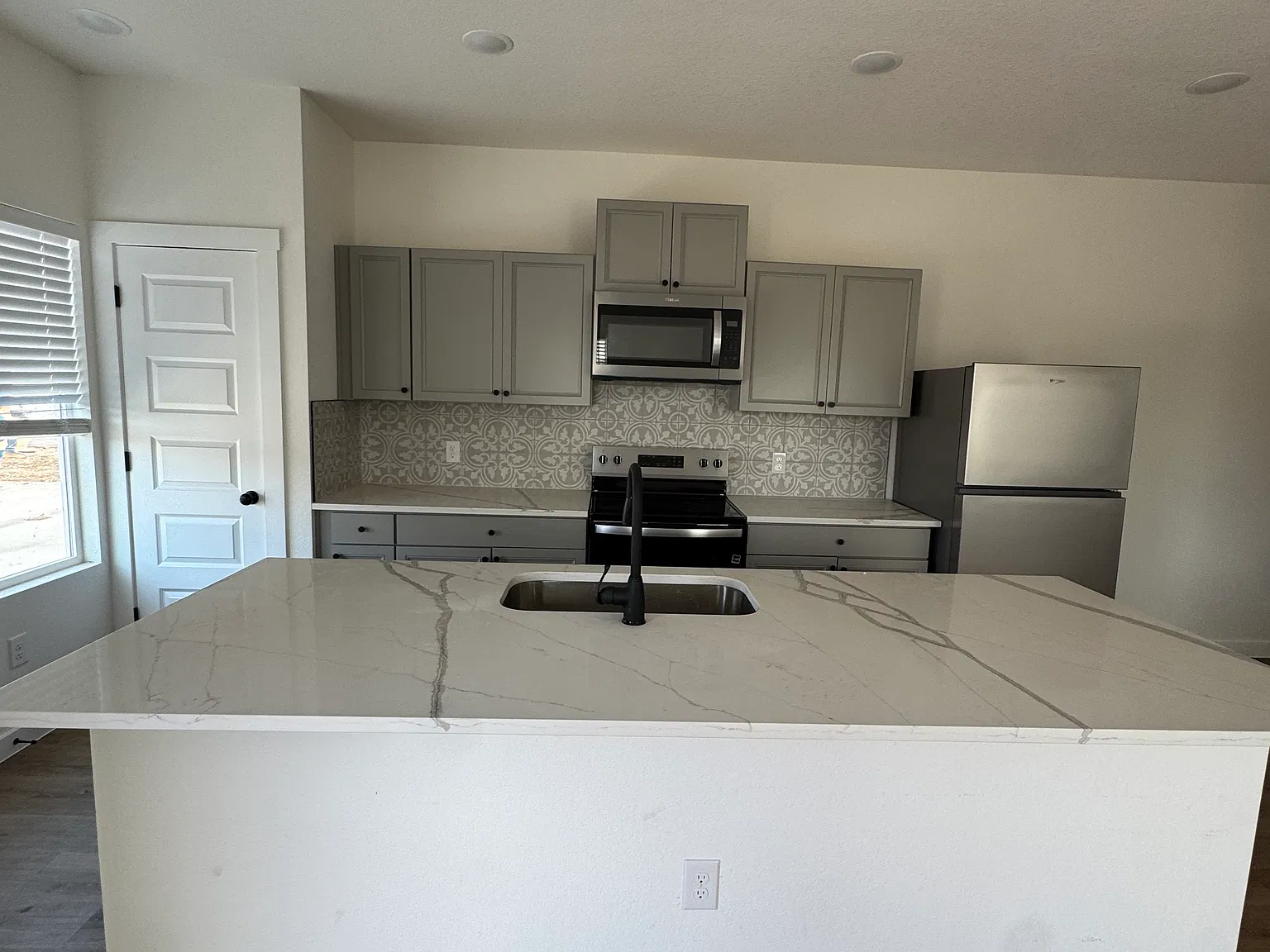 3 bed, 1143 sqft, $1,850 — Photo 4