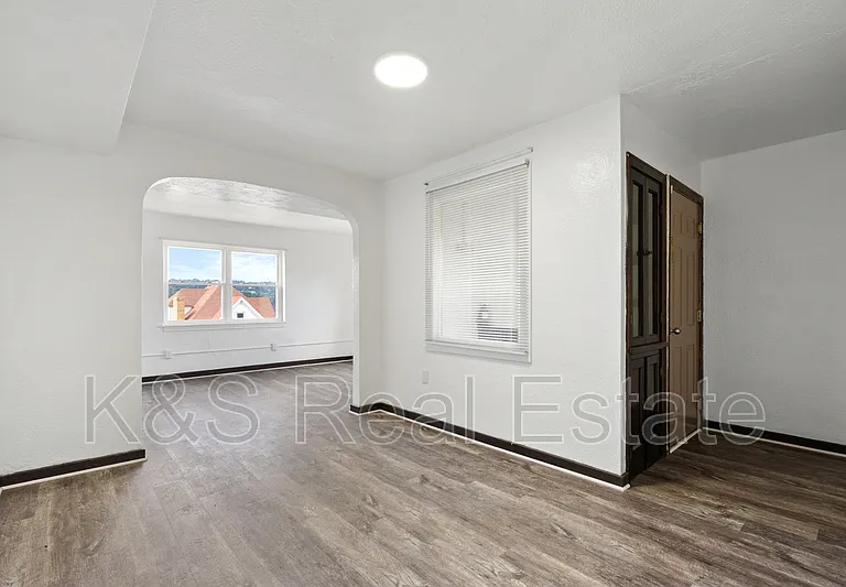 142-144 W 9th Ave #142-2 — Photo 4