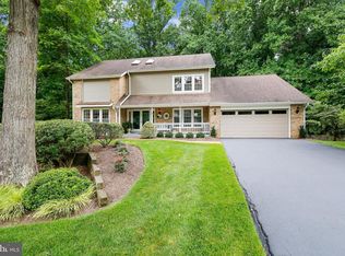 2 Flints Grove Dr, Gaithersburg, MD 20878