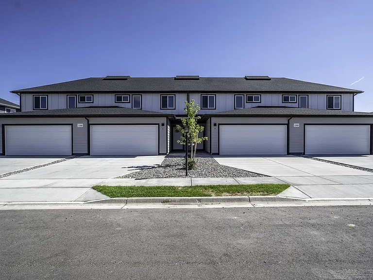 1300 Bunson Blvd — Photo 11