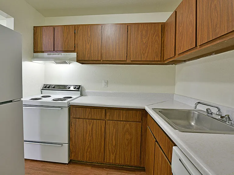 Windsor Place Apartments — Photo 11