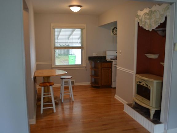 3rd image of 1116 Orchard Heights Dr