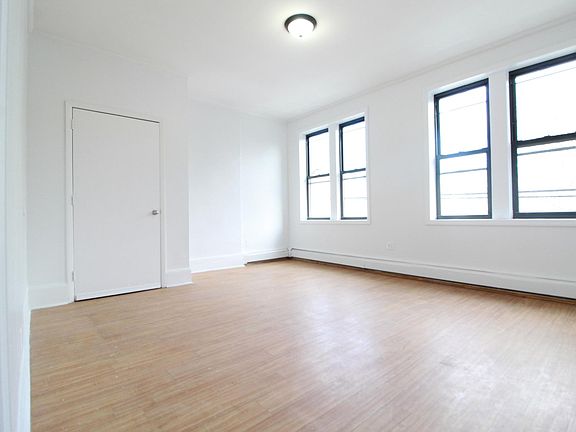 3rd image of 752 Woodward Ave