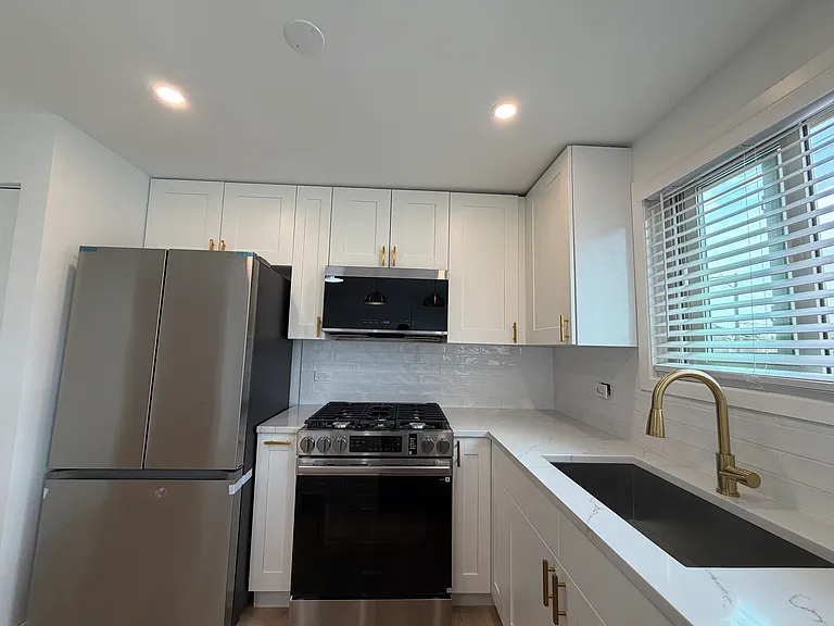 5819 W Higgins Ave #2D — Photo 6