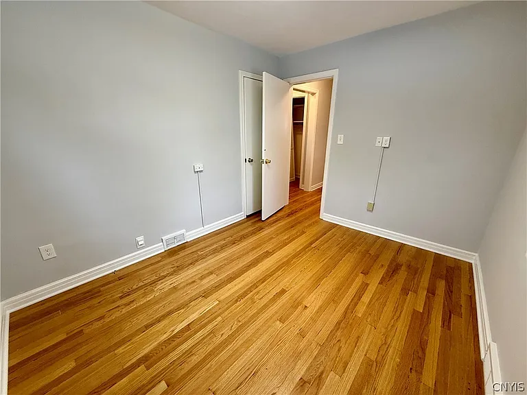 223 Cleveland Blvd — Photo 34