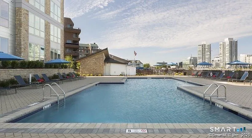 112A Southfield Ave #201