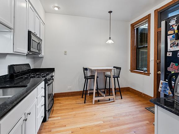 5th image of 846 W Newport Ave APT 2S