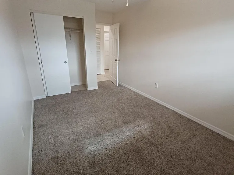 280 Ulster Ln — Photo 10