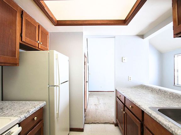 5th image of 400 Oak Trl #136